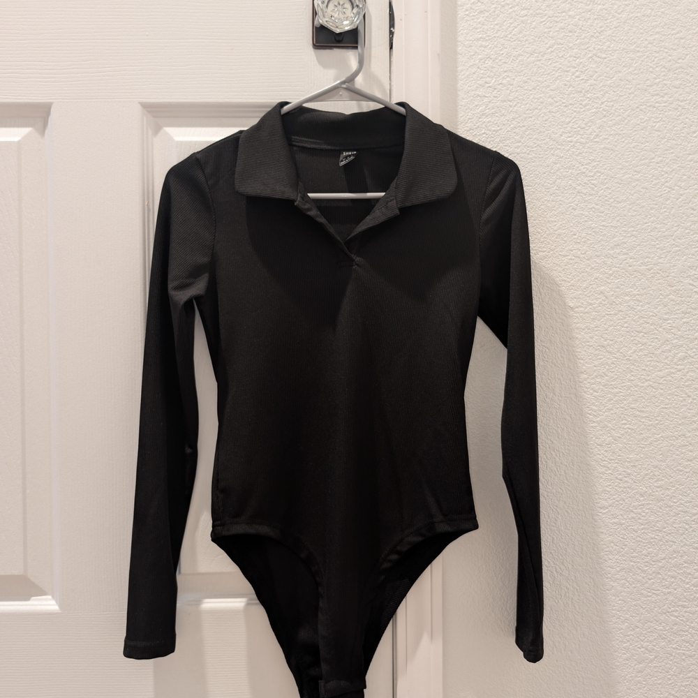 SHEIN Black Ribbed Top